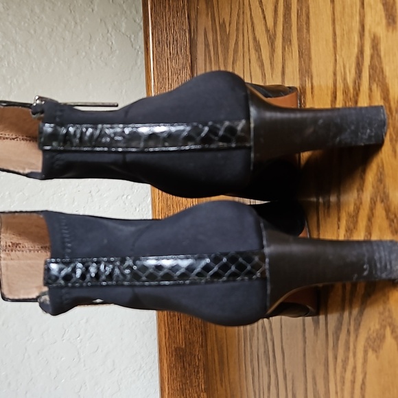 Donald J Pliner Volt Black Snakeskin Leather Ankle Boot with 3in - Picture 6 of 6